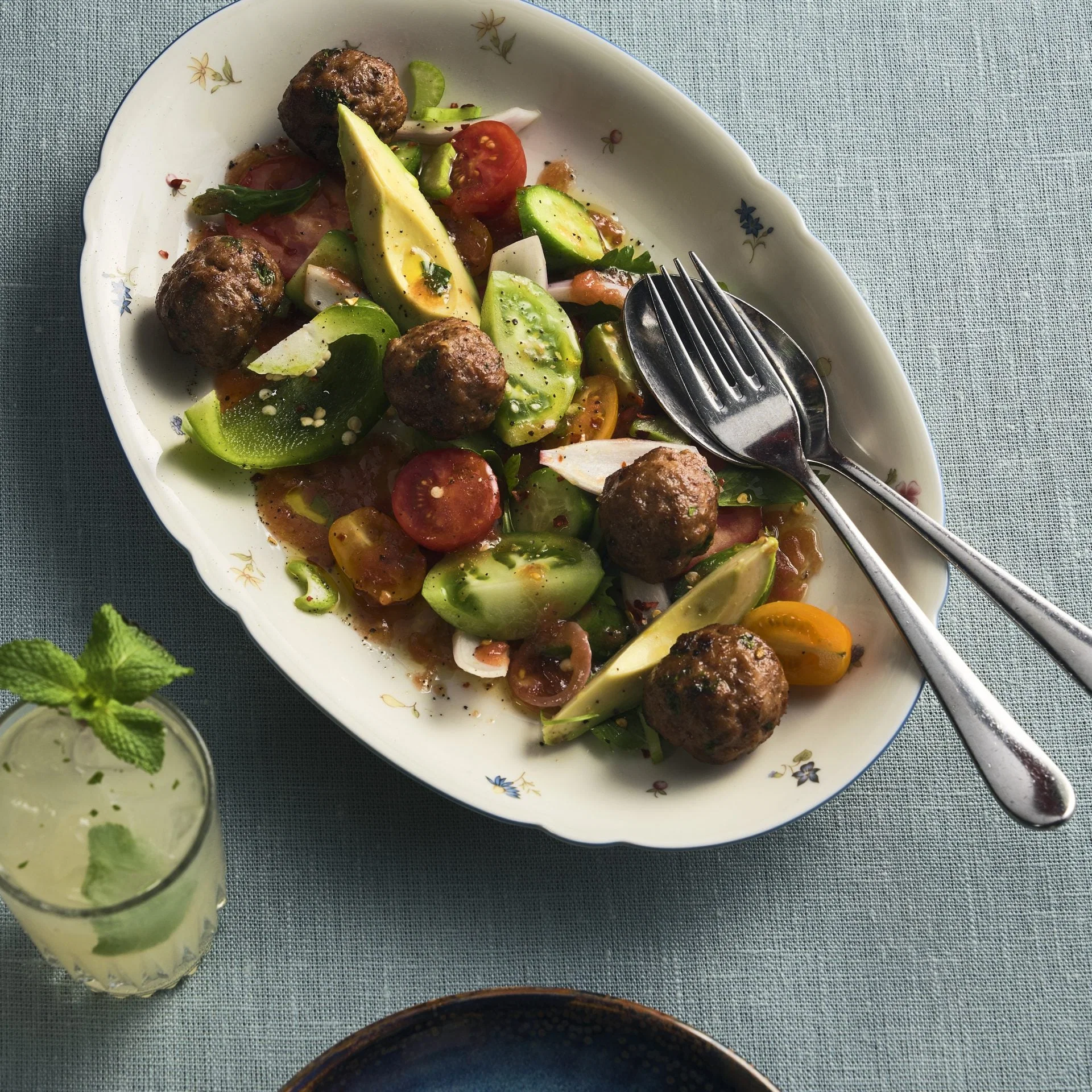 Пряный томатный салат